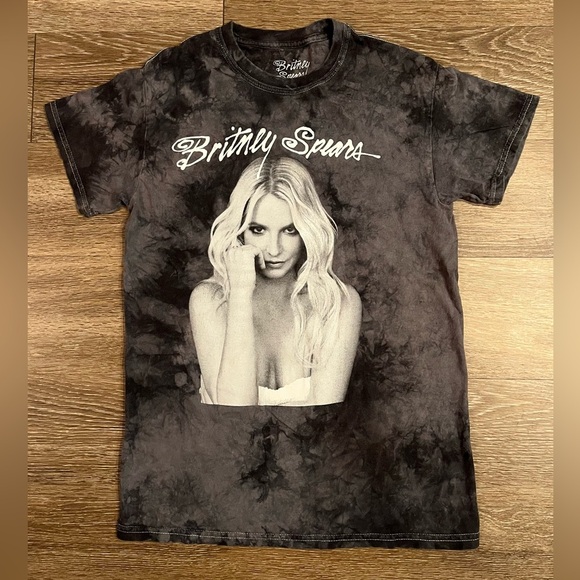 Britney Spears | Tie-Dye Concert Tee Size Small - Picture 1 of 3